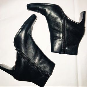 White Mountain Heeled Boots